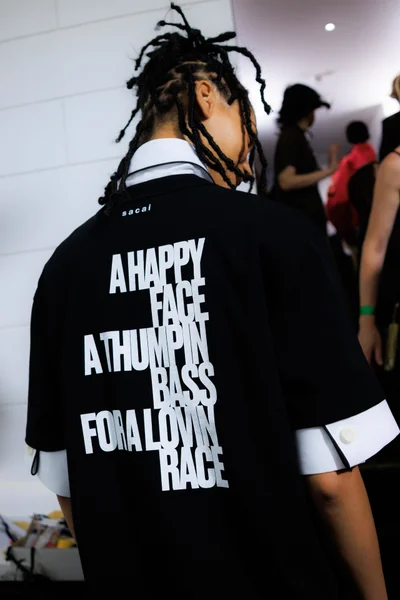 Look 16